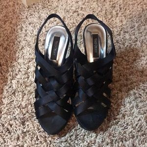 Like new!! WHBH black pumps